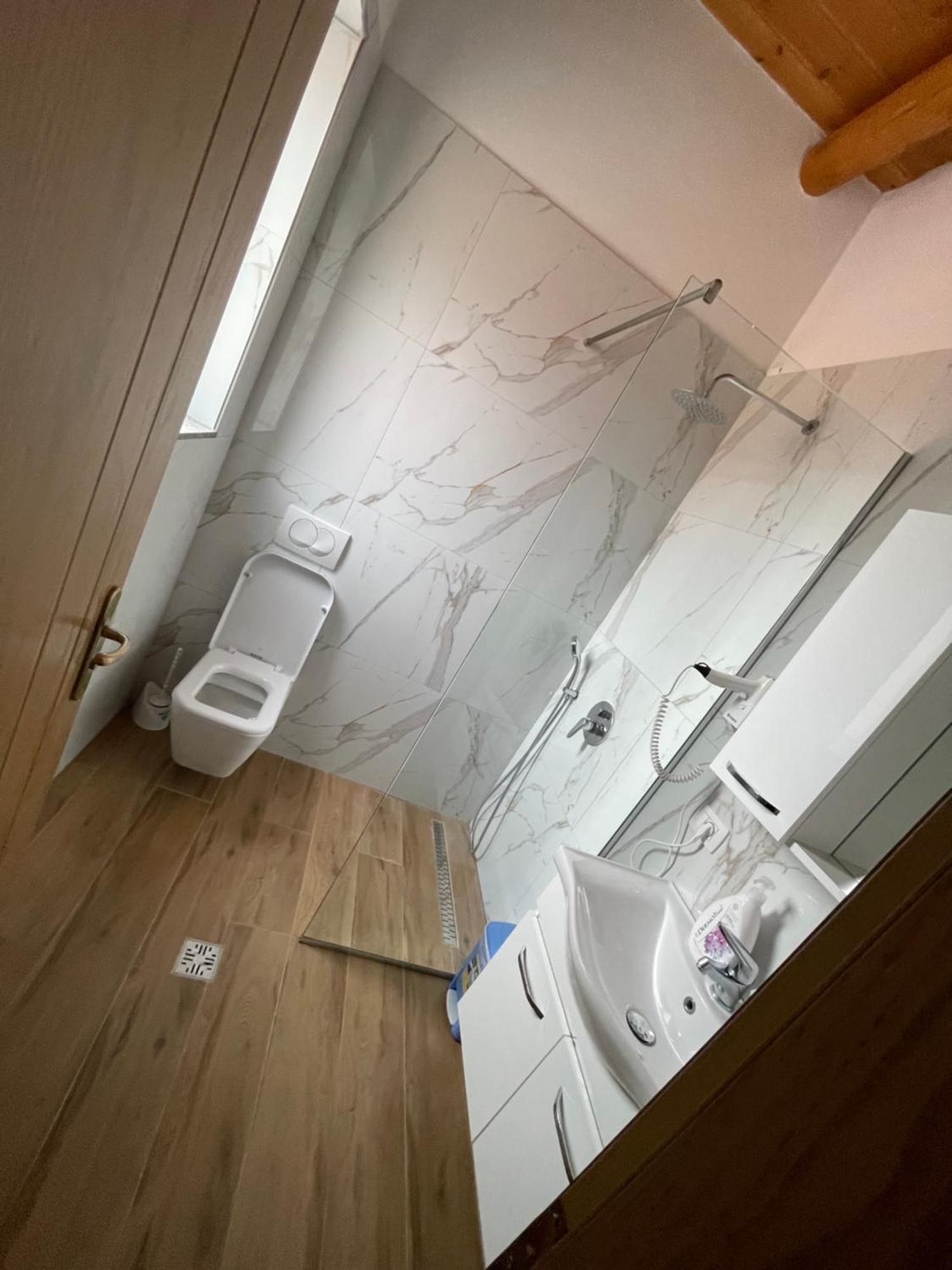 Guest House Bracaj Zhaban エクステリア 写真